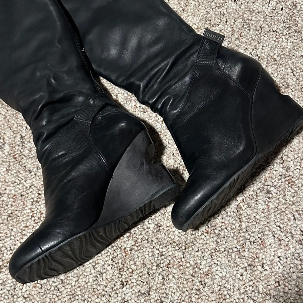 Tsubo Black Leather Wedge Knee High  Boots - Size 6.5 - Picture 5 of 10